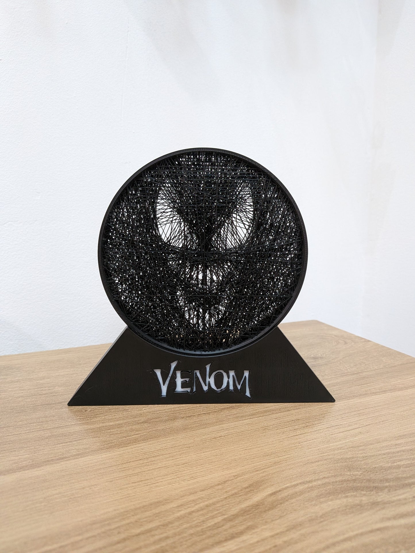 Adorno de hilos - Venom
