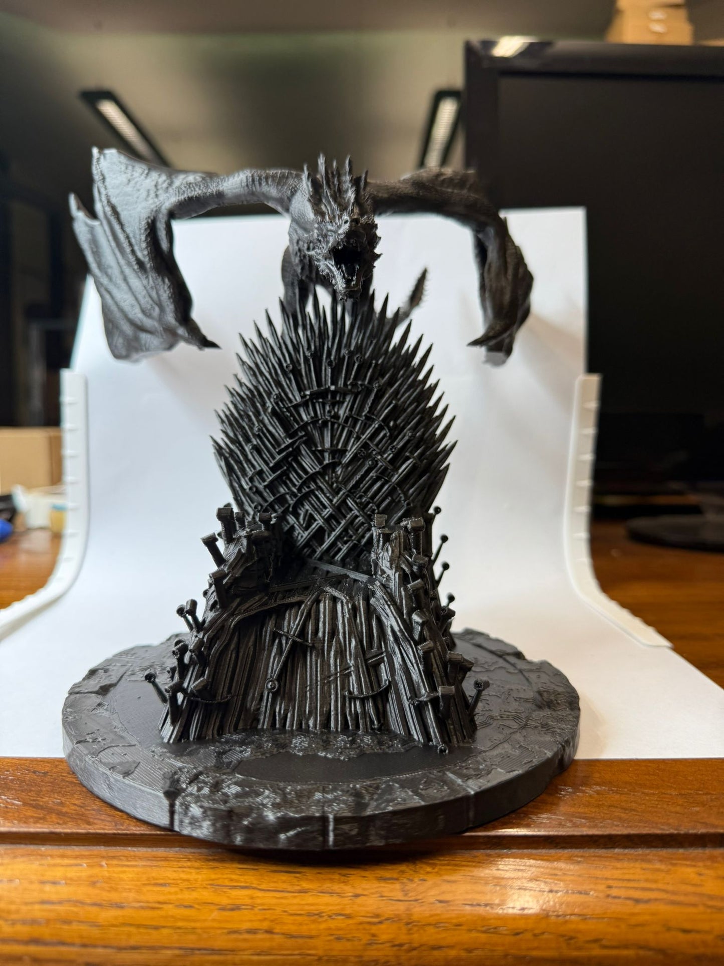 Figura Coleccionable Trono y Dragon - Game of Thrones