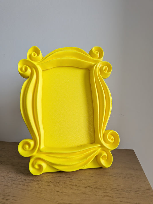 Cuadro amarillo friends 10x15cm